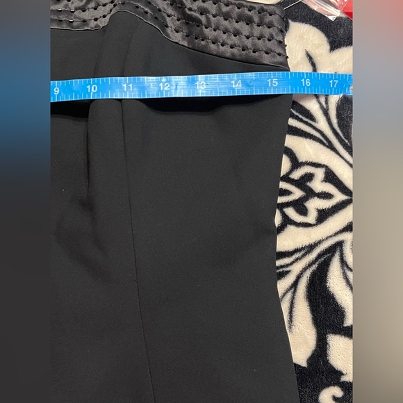 🎁 NWT! JS Collections Black Formal Crop Top - Picture 7 of 8